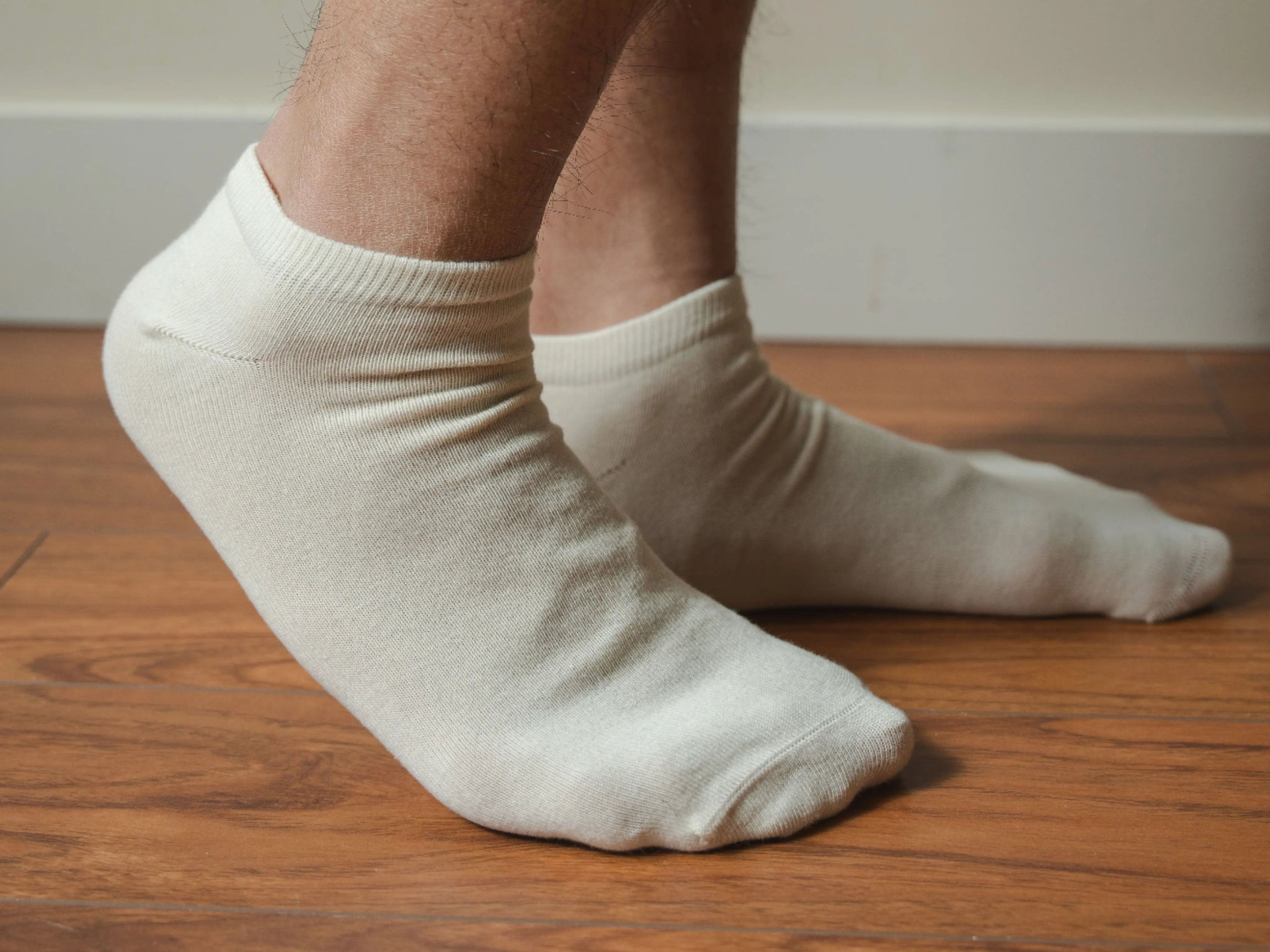 White Q for Quinn ankle socks